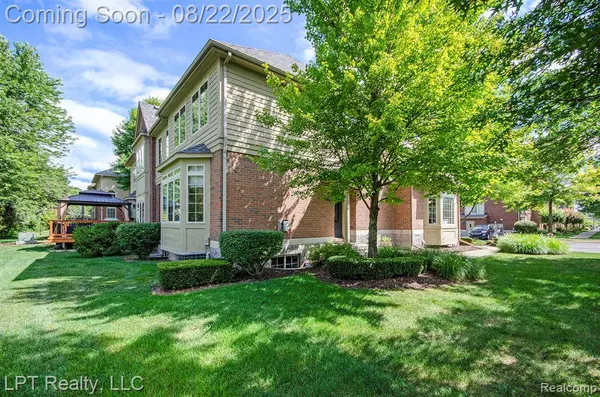 53043 CELTIC Drive, Shelby Twp, MI 48315