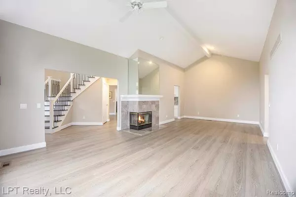 16905 Boulder Way LPT Realty, Michigan, Macomb Twp, MI 48042