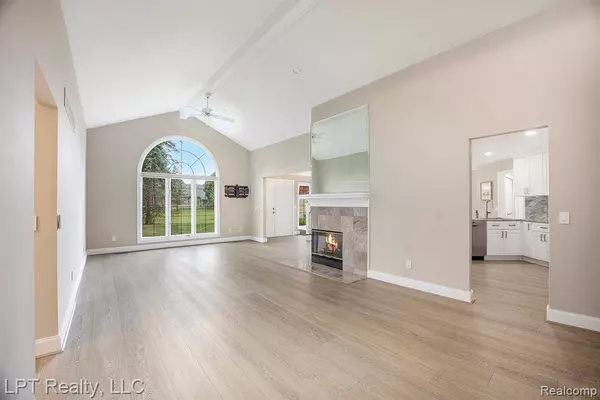 16905 Boulder Way LPT Realty, Michigan, Macomb Twp, MI 48042