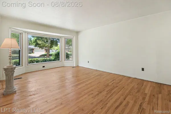 4100 Gatesford Circle DR, Troy, MI 48085