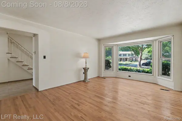 4100 Gatesford Circle DR, Troy, MI 48085