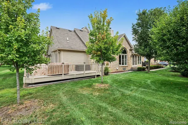 16893 Boulder WAY #68, Macomb Township, MI 48042