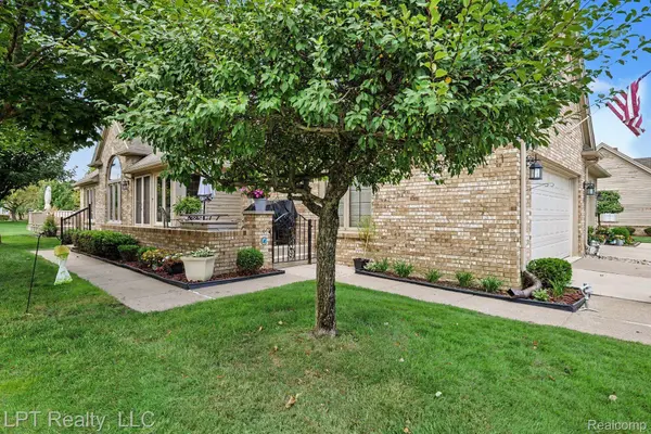 16893 Boulder WAY #68, Macomb Township, MI 48042