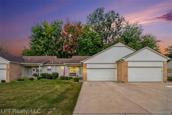 51237 Elly DR, Chesterfield Township, MI 48051