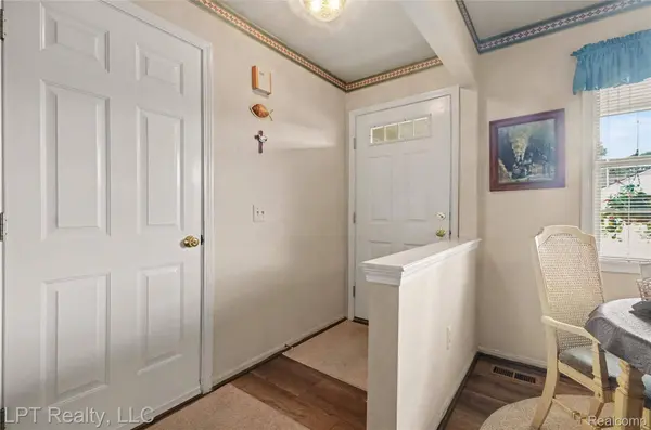51237 Elly DR, Chesterfield Township, MI 48051