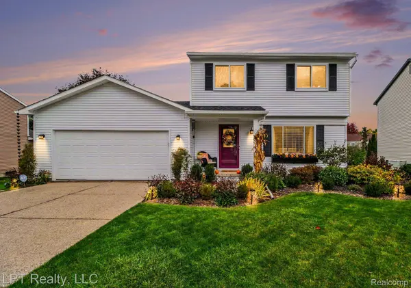 183 Arlington DR, Rochester Hills, MI 48307
