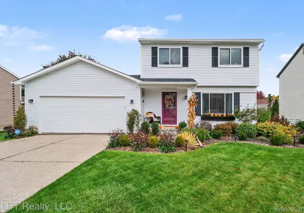 183 Arlington DR, Rochester Hills, MI 48307