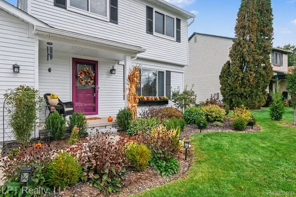 183 Arlington DR, Rochester Hills, MI 48307