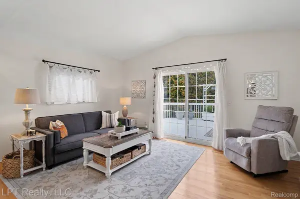 183 Arlington DR, Rochester Hills, MI 48307