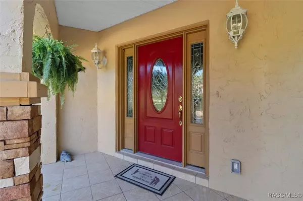 10039 W Halls River RD, Homosassa, FL 34448