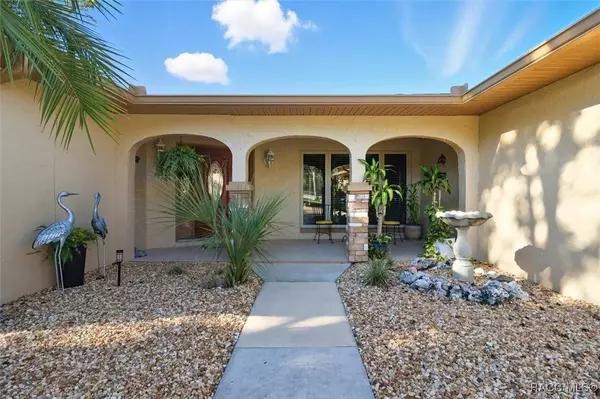 10039 W Halls River RD, Homosassa, FL 34448