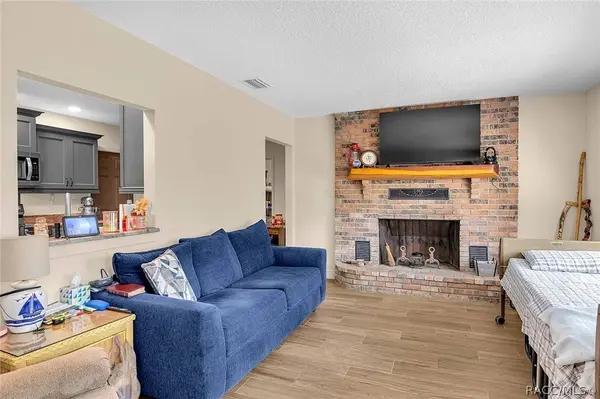 2001 NW 15th CT, Crystal River, FL 34428