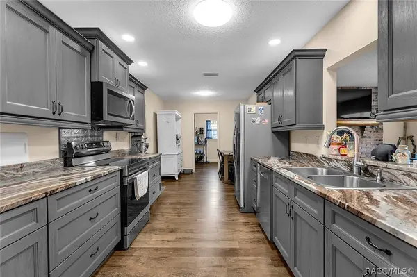 2001 NW 15th CT, Crystal River, FL 34428