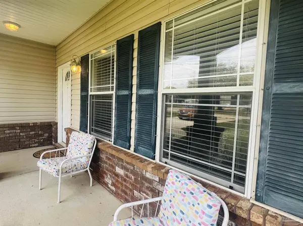 7597 Blackjack Cir, Navarre, FL 32566