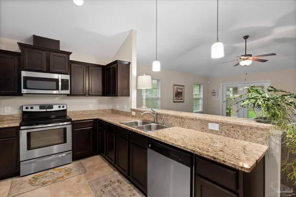 7807 Jewt Ln, Pensacola, FL 32526