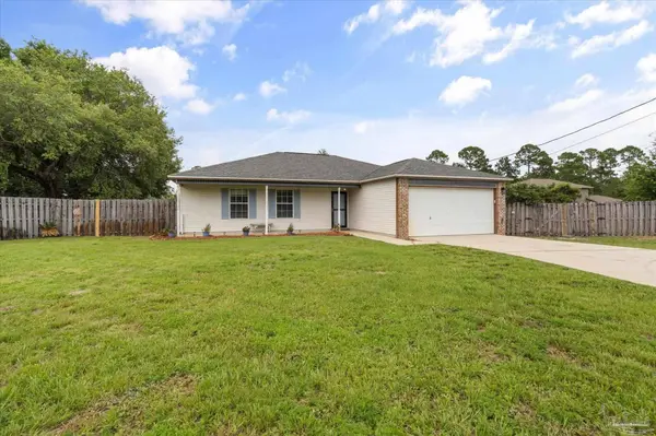 8836 Waynell Ct, Navarre, FL 32566