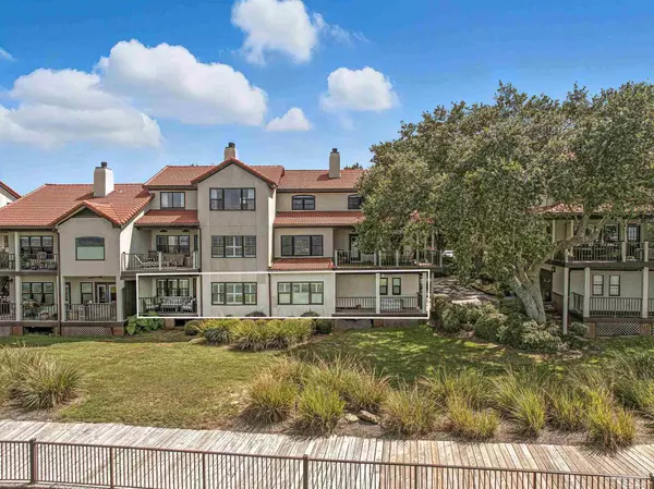 80 Baybridge Dr, Gulf Breeze, FL 32561