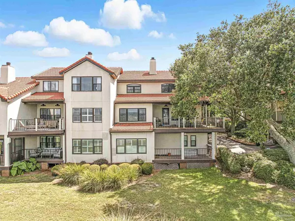 80 Baybridge Dr, Gulf Breeze, FL 32561