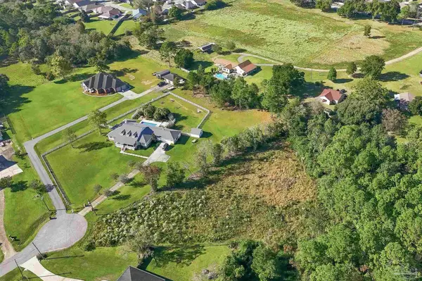 1950 Meander Cir, Cantonment, FL 32533