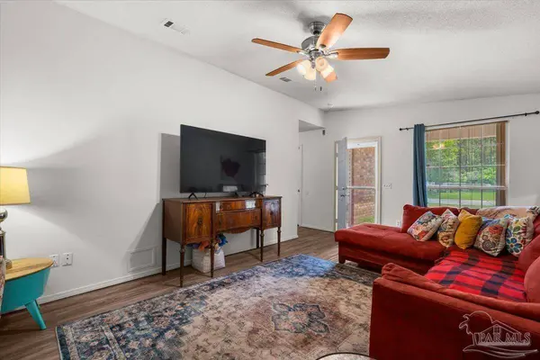 479 Bay Pine Villa Dr, Pensacola, FL 32506