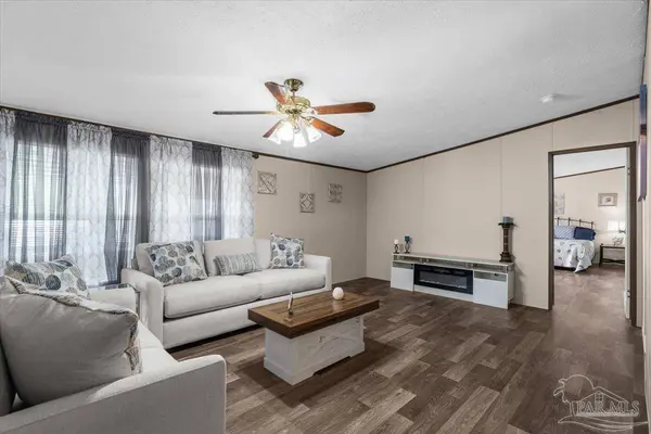5205 Kee Memorial Dr, Pensacola, FL 32507