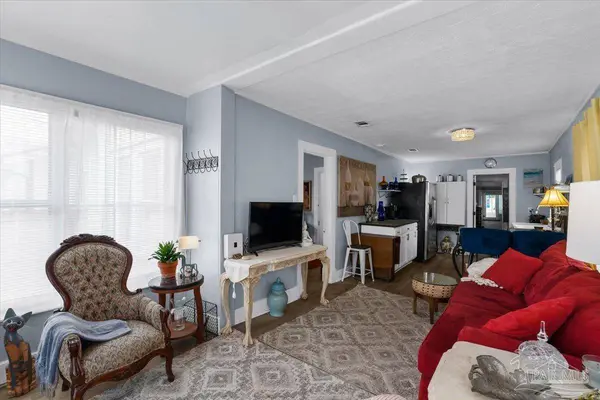 19 N G St, Pensacola, FL 32502