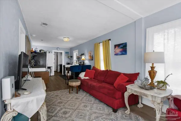 19 N G St, Pensacola, FL 32502