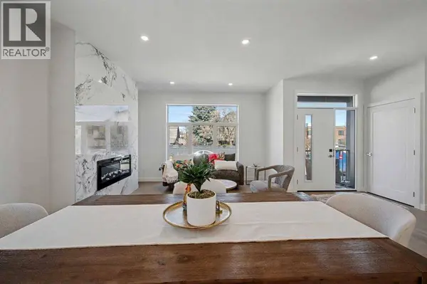753 Centre Avenue NE, Calgary, AB T2E4B6