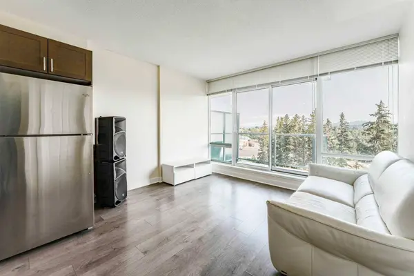 30 Brentwood Common NW #511, Calgary, AB T2L 2L8