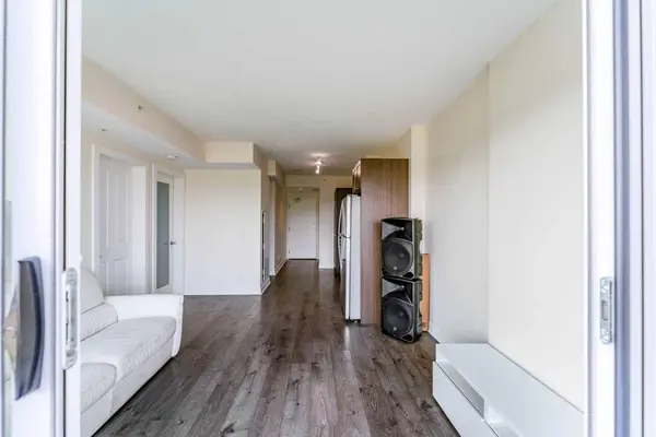 30 Brentwood Common NW #511, Calgary, AB T2L 2L8