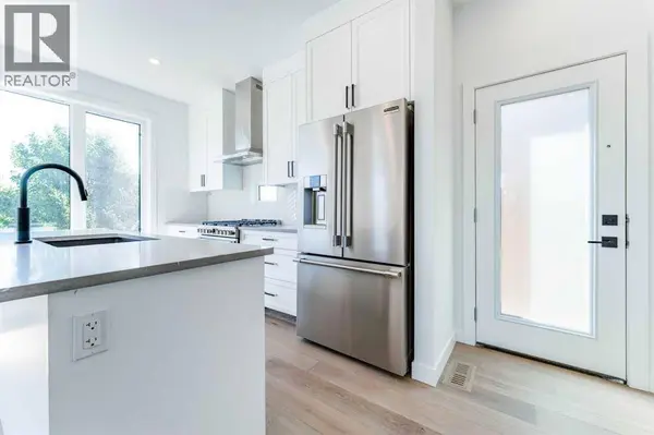 73 7 Street NE, Calgary, AB T2E4B6