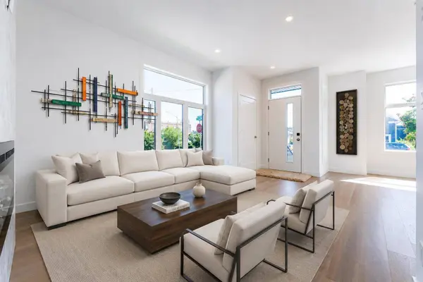 73 7 ST NE, Calgary, AB T2E4B6
