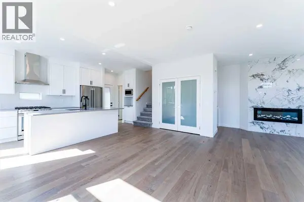 73 7 Street NE, Calgary, AB T2E4B6