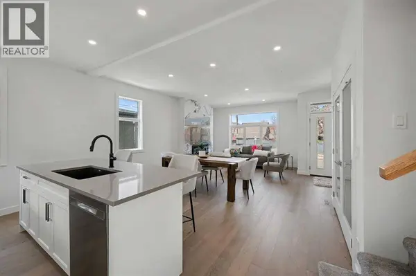 753 Centre Avenue NE, Calgary, AB T2E4B6