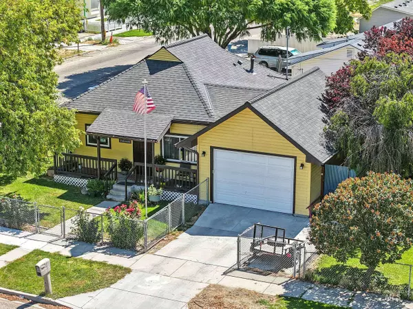 128 N 12th Ave, Nampa, ID 83687-3952