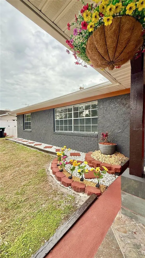 2744 MIDDLE ST, Orlando, FL 32807