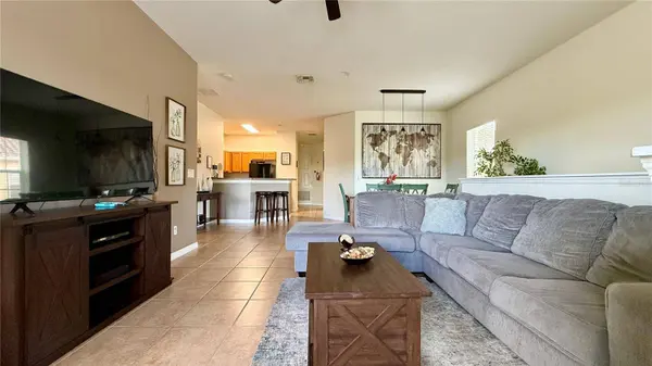 2831 OAKWATER DR #2831, Kissimmee, FL 34747
