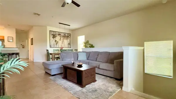 2831 OAKWATER DR #2831, Kissimmee, FL 34747