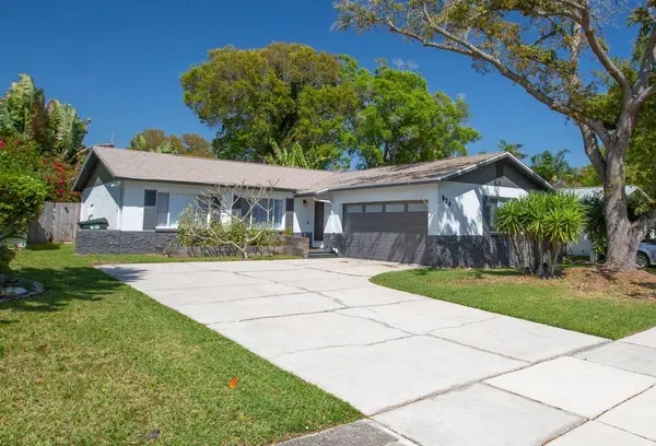 574 6TH AVE SE, Largo, FL 33771