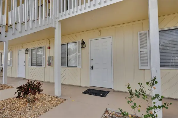 4617 Bayshore Dr #H2, Naples, FL 34112-4349
