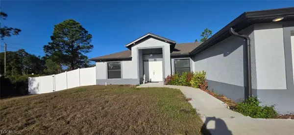 1703 Edison AVE, Lehigh Acres, FL 33972