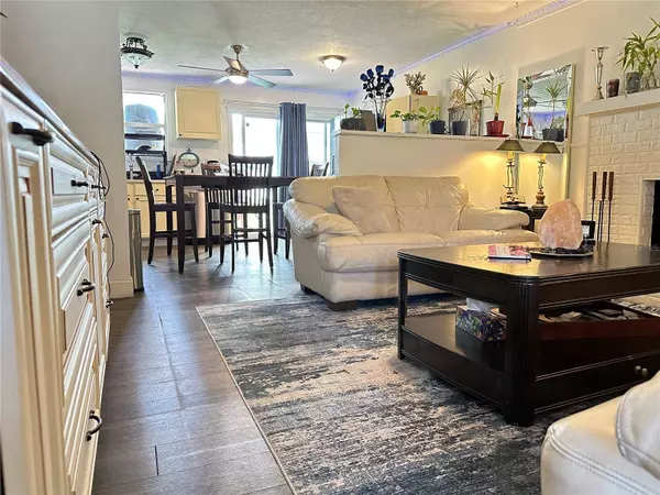 8412 N 15TH ST, Tampa, FL 33604