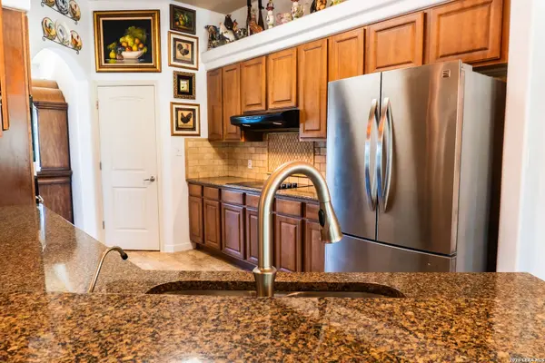 265 Firewheel Dr, Bandera, TX 78003