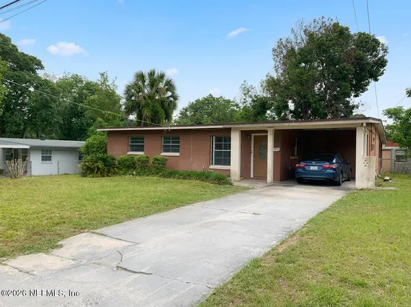 7042 CAMELOT RD, Jacksonville, FL 32211