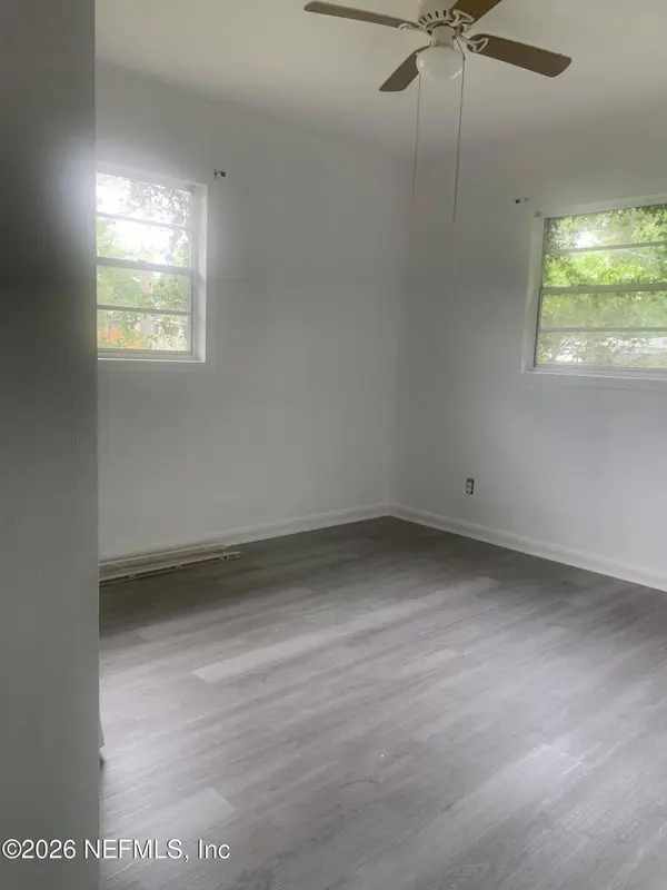 7042 CAMELOT RD, Jacksonville, FL 32211