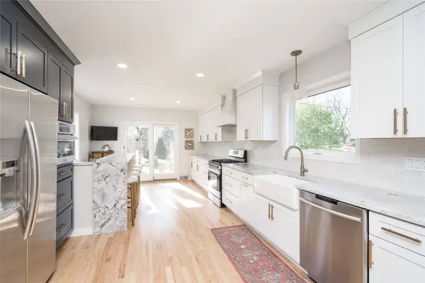 5024 Ashworth Road, West Des Moines, IA 50266