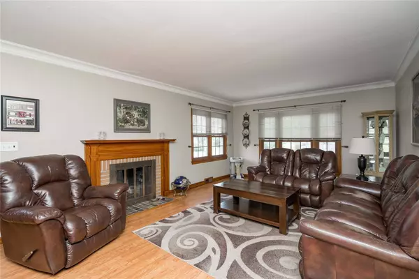 416 Grand Avenue, West Des Moines, IA 50265