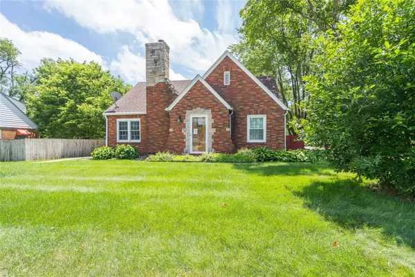 416 Grand Avenue, West Des Moines, IA 50265