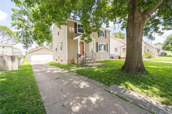 301 Hillside Avenue, West Des Moines, IA 50265