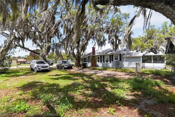 560 N Palm AVE, Frostproof, FL 33843